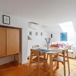 Charming Chiado 3* Лісабон